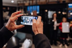 Unternehmensfotografie – authentische Einblicke in Menschen, Arbeit und Atmosphäre.