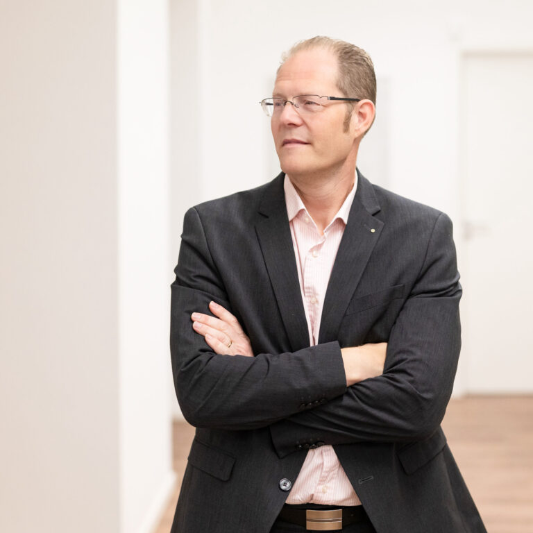 Businessporträt und Arbeitssituation bei Penne & Pabst Treuhand GmbH – Unternehmensfotografie von One More Picture.